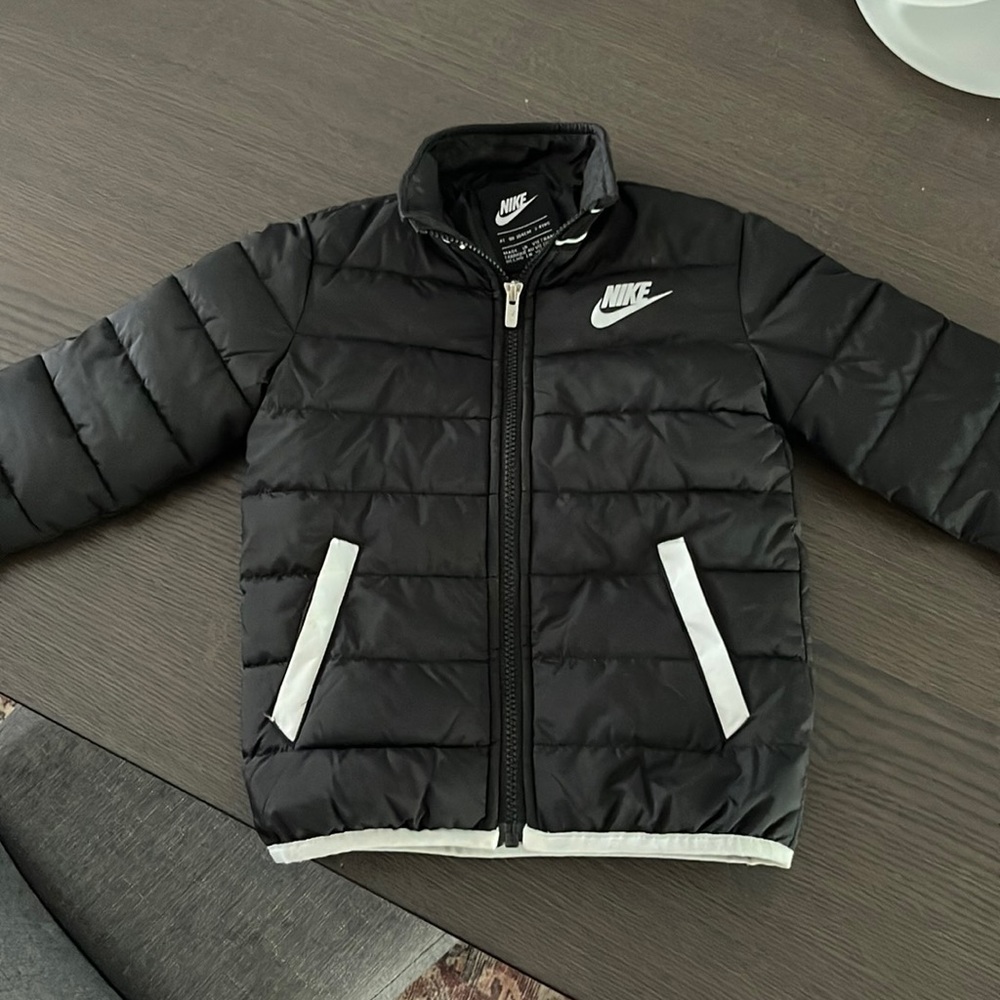 Kids NIKE puffer jacket. GUC